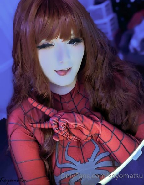 Koyomatsu modèle nu images