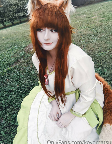 Koyomatsu modelo desnuda imágenes