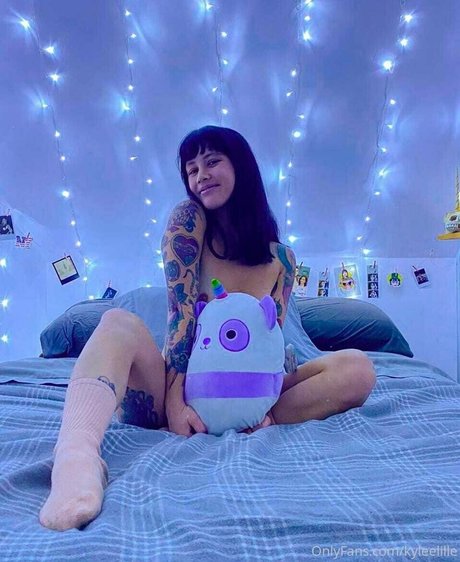 Kyleelille modelo erótico archivo