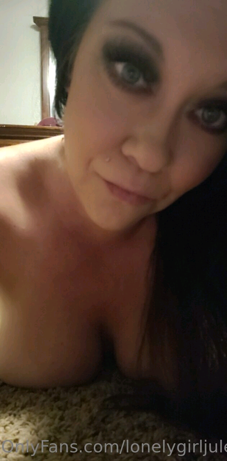 Lonelygirljules étoile sexy archive