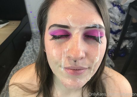 Embereon desnudos estrella imágenes