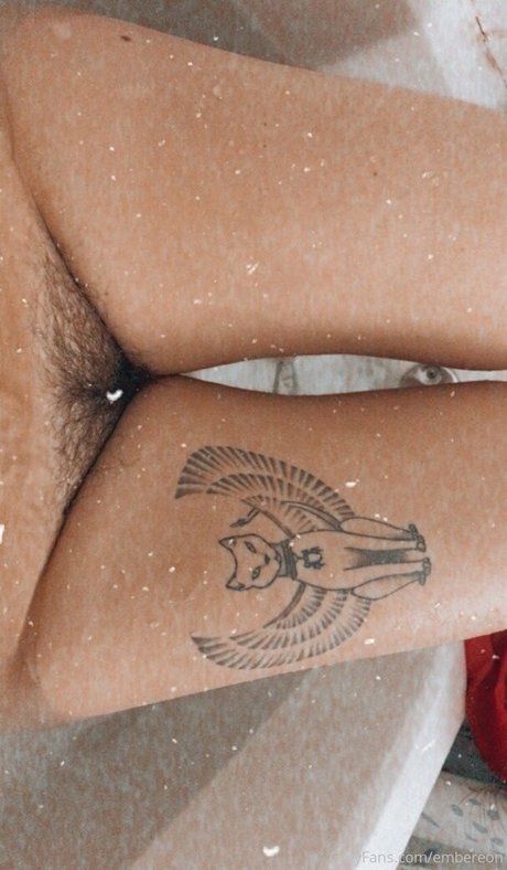 Embereon nus de stars du porno image