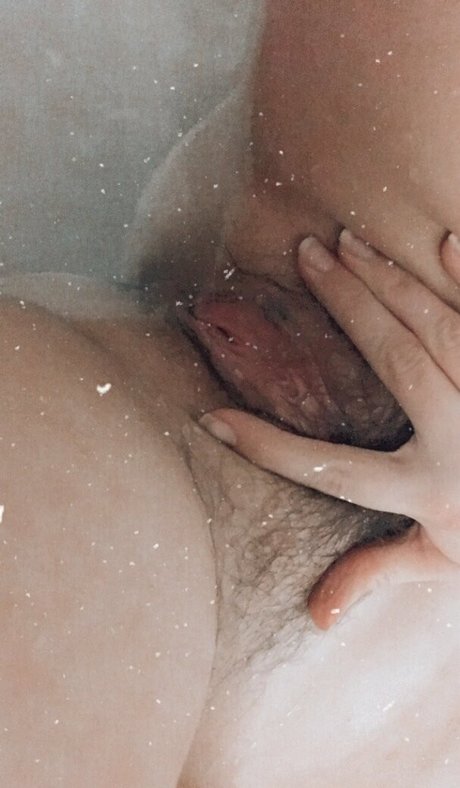 Embereon modelo desnuda fotos