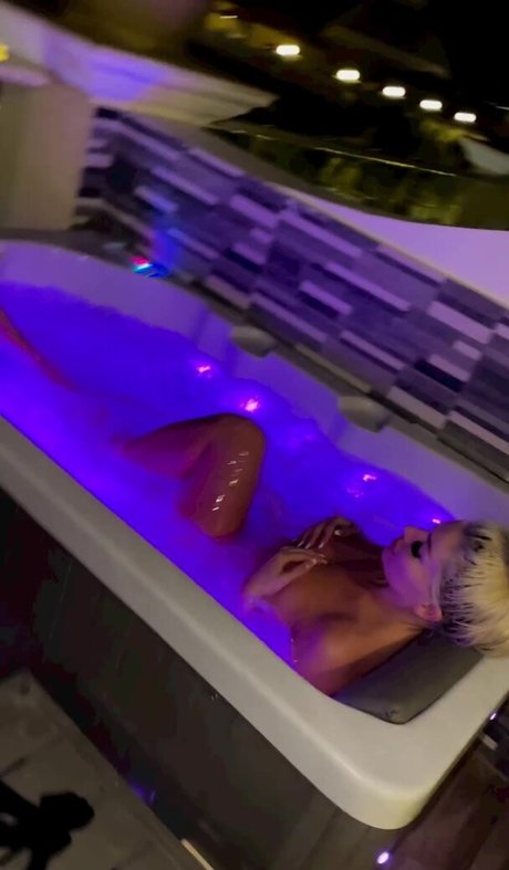 Jelena Unikat star pornographique collection