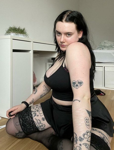 thicktinker model sex photo