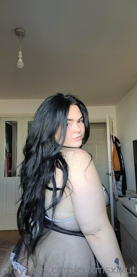 cuxmsxlxut model porn photos