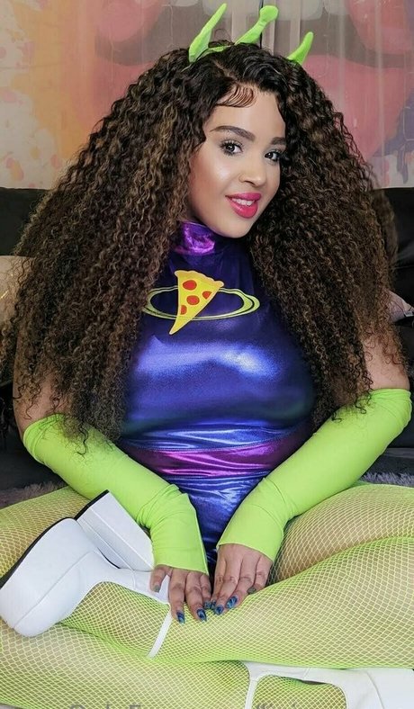 liviasavage haut modèle archive