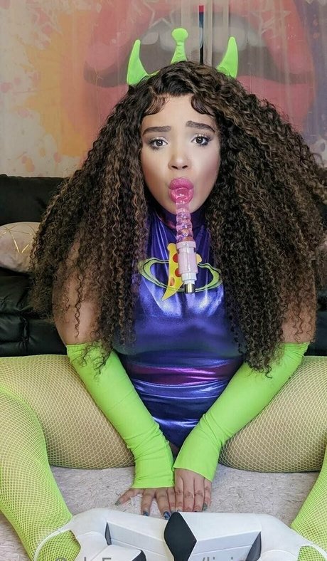 liviasavage modelo xxx fotos