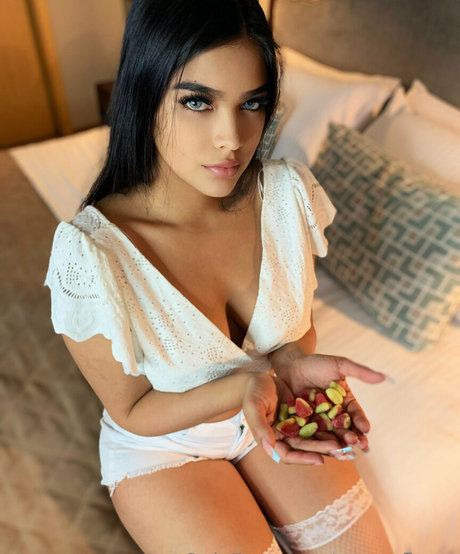 yvetteflores hermosa estrella foto