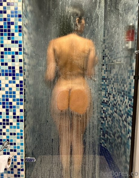 yvetteflores modèle de haute qualité img