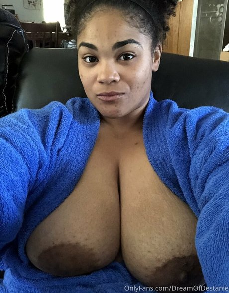 DreamofDestanie hermosa actriz galería