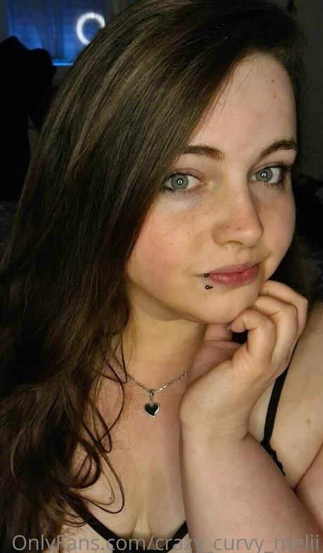 crazy curvy melii modelo de alta definición imagen