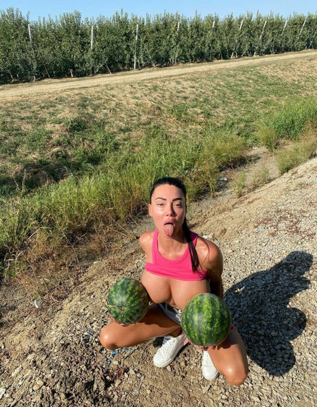 Sexy Alisa star du porno gratuit photos