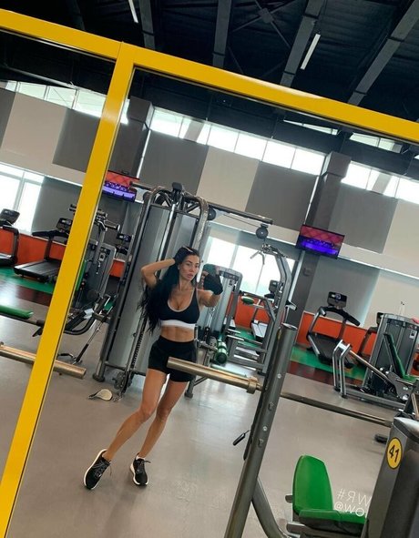 Sexy Alisa actrice nue photos