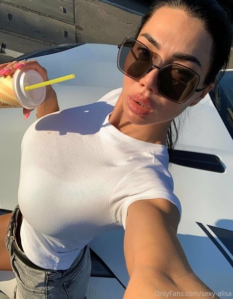 Sexy Alisa belle star du porno photos