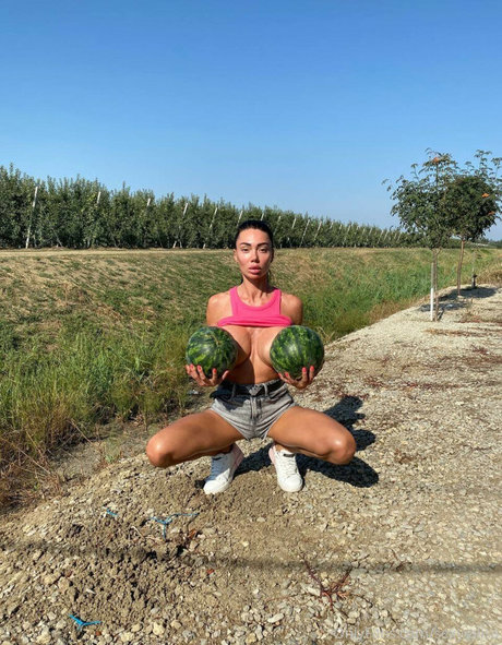 Sexy Alisa actrice de nus images