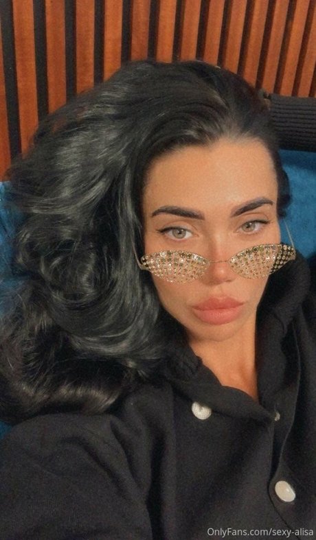 Sexy Alisa desnudos de estrellas porno fotos