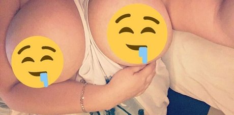 bigandbustytitty high quality pornstar picture