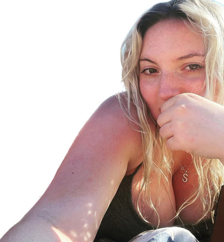 Shona Colson étoile exclusive des photos