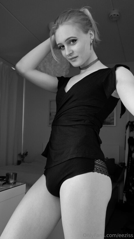 eeziss modelo hermosa fotos