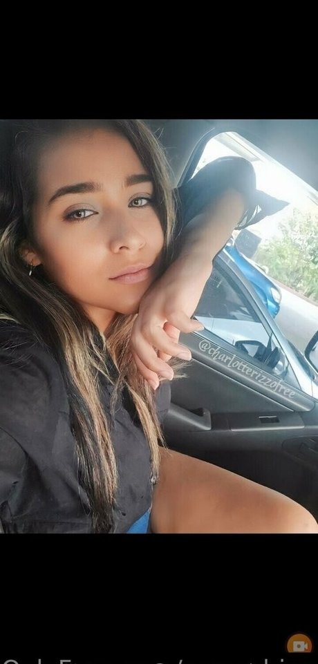 Asistente de vuelo onlyfans sexy hermosa imágenes