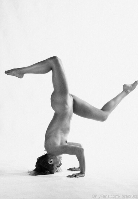 loracr0ss star du porno exclusive image