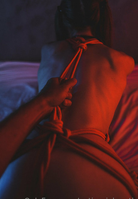 antisocial moth bonita actriz imagen