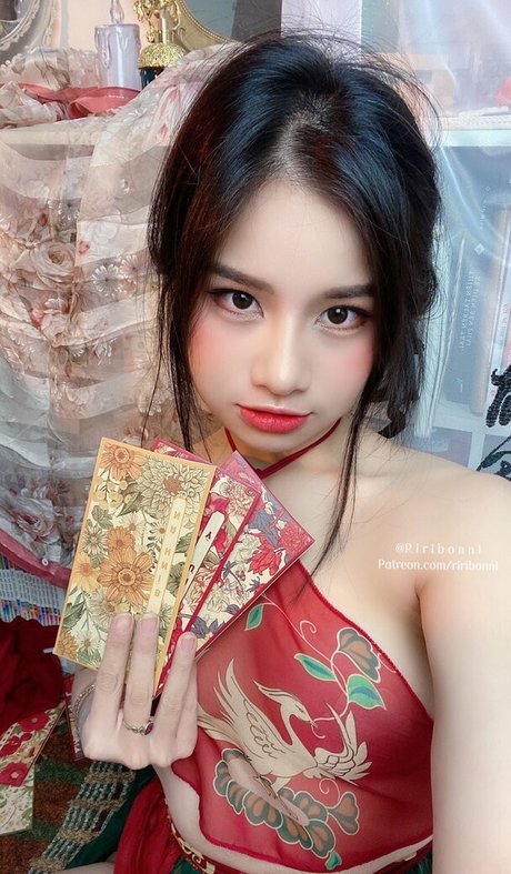 Riribonni estrella porno erótica galería