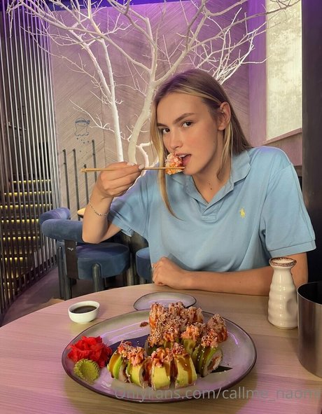 callme naomi estrella porno hermosa imagen