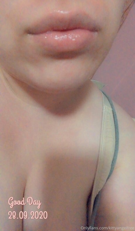 kittyangelfree estrella desnuda foto