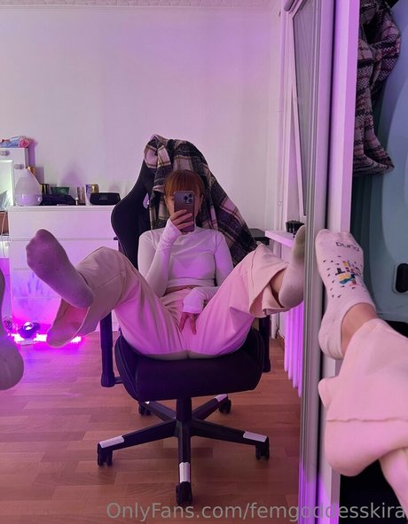 Goddess Kira étoile nue photo