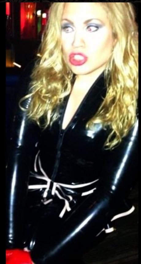 Latex Fetish nus étoiles image