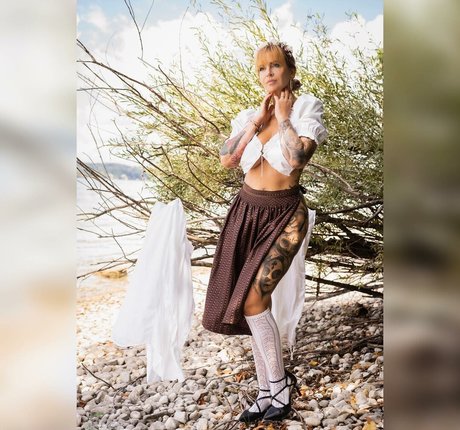 MayasWorld actriz de desnudos imagen