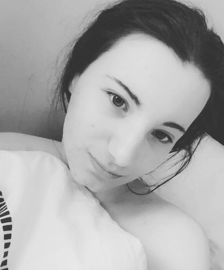 RealRS modelo desnuda fotos