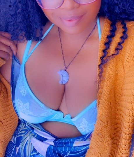 ohlivvynoir modelo de arte galerías