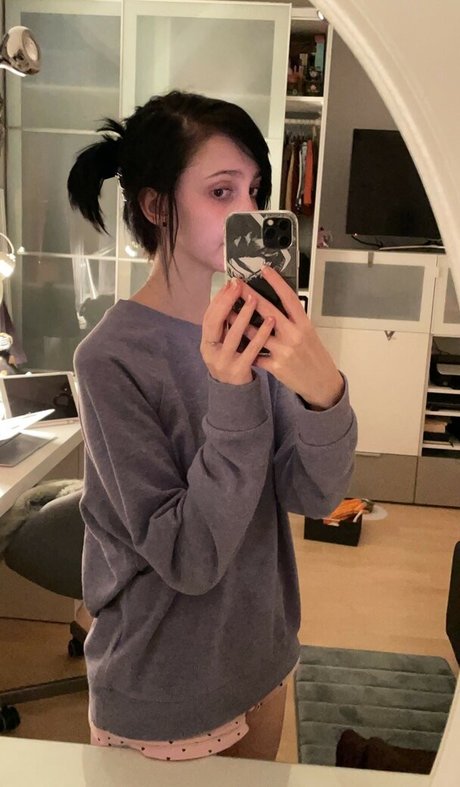 Nananightray pretty pornstar galleries