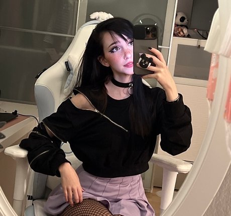 Nananightray nude star photo
