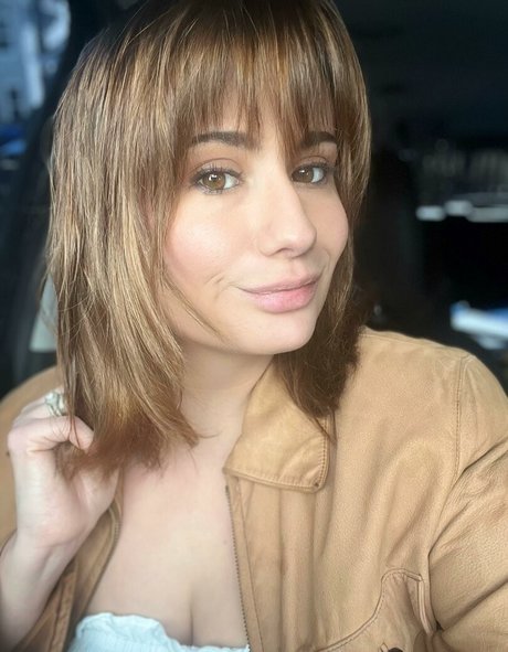 LillyBehave sexo estrella galería