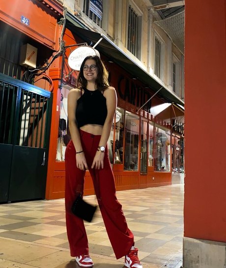 Nina Joy actrice libre images