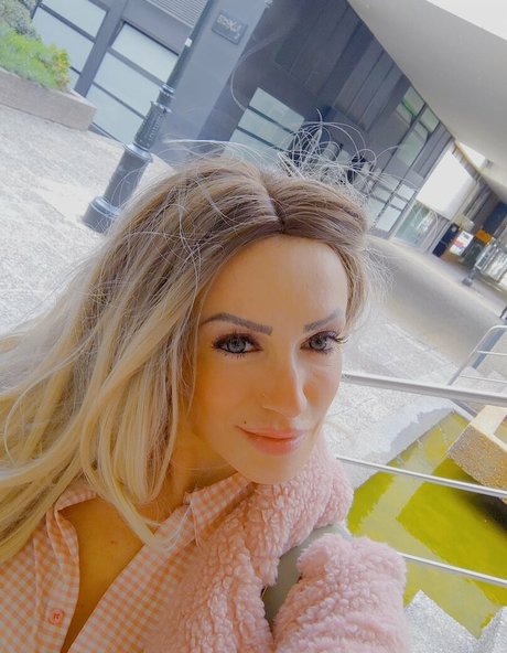 Alma Castillo actrice pornographique image