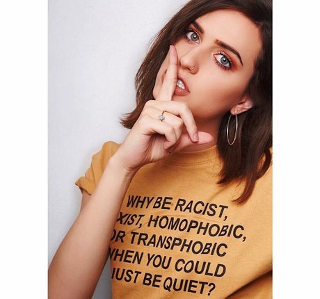 SophieSommers hermosa actriz foto