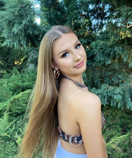 Stacey Hoult mannequin images