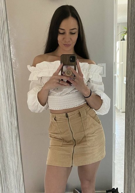 The Naughty Peach actrice porno photos