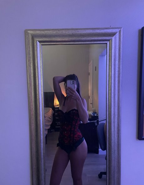 emmaontop modelo desnudos galerías