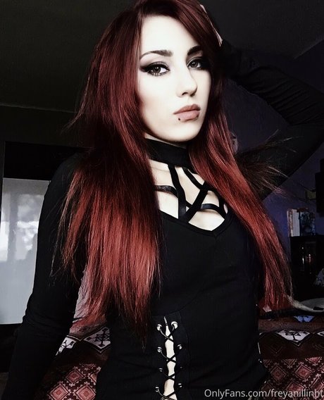 freyanillinht model sexy galleries