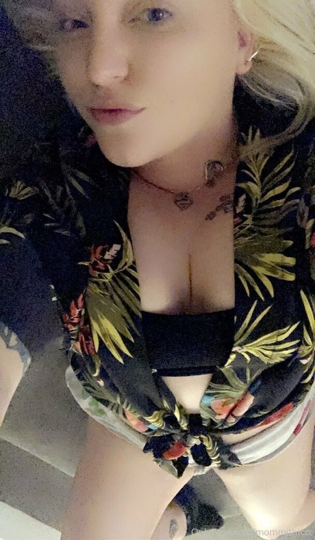 mommithiccc actrice adulte img