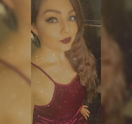 Gatita gótica onlyfans caliente hd galería