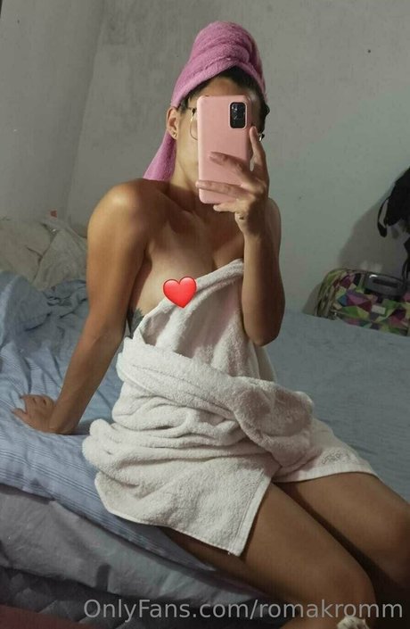 romakromm estrella adulta foto