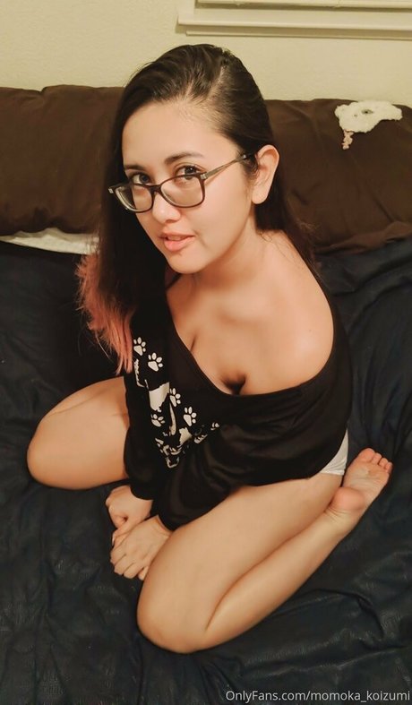 manicmomo pornstar nude picture