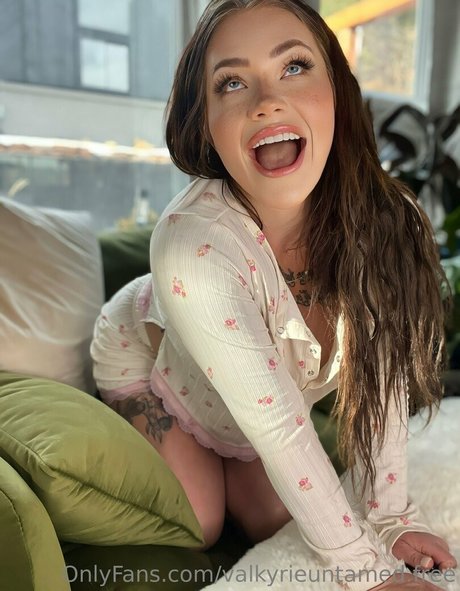 Valkyrieuntamed star érotique images